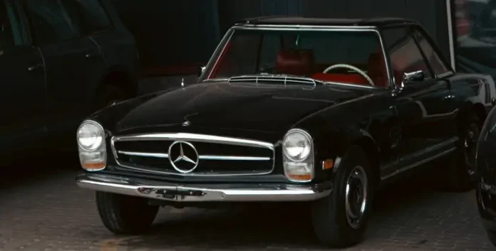 В Україні з'явився раритетний 55-річний Mercedes-Benz 280 SL, котрий належав Елвісу Преслі та Джону Леннону