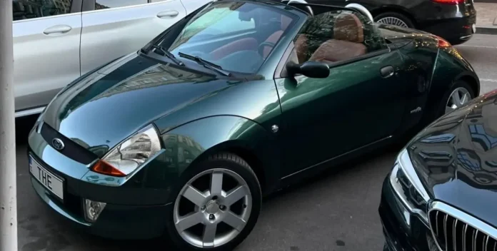 Рідкісний двомісний кабріолет Ford: в Києві з’явився маловідомий автомобіль