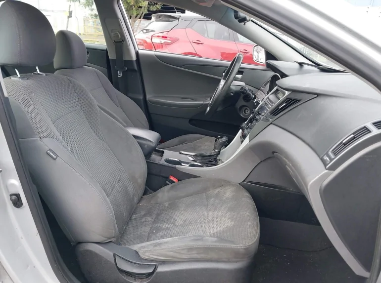 Hyundai Sonata 2013 року за 25$: на аукціоні продали майже ідеальний седан за безцінь