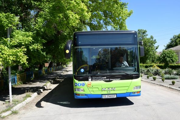 
В Хотині з’явився новий маршрут: рейсові
MAN та Mercedes-Benz вже готові до роботи
