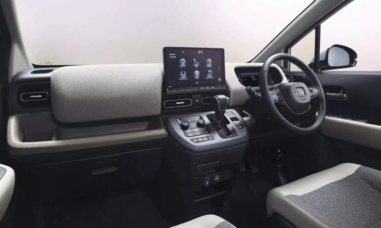 Мінівен Honda Freed на 6 місць за 15 000$: новинка від японського виробника 