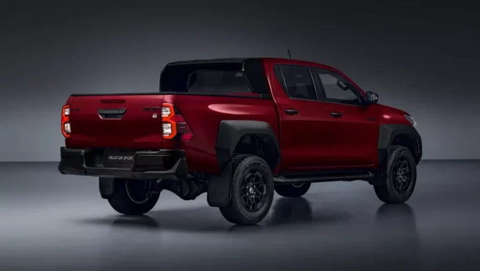 Toyota випускає найкращий у своїй історії позашляховик: опубліковано ціни на Hilux GR Sport II