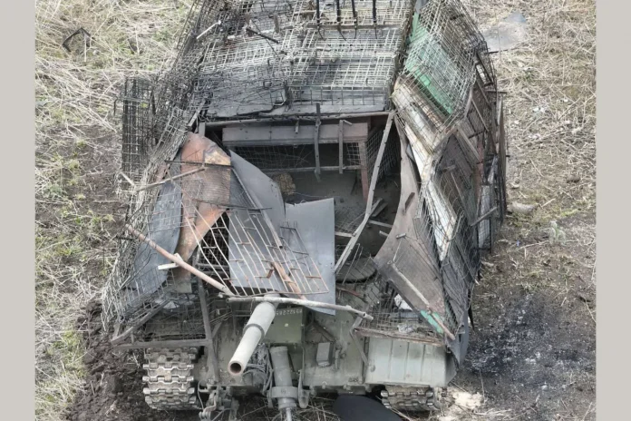 Під Красногорівкою підбитий танк «Черепаха» на базі Т-72 з пристроєм розмінування КМТ-7