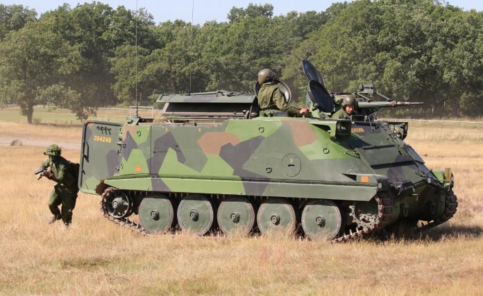 Швеція знизила свою обороноздатність на користь України: Стокгольм віддає всі свої бронетранспортери