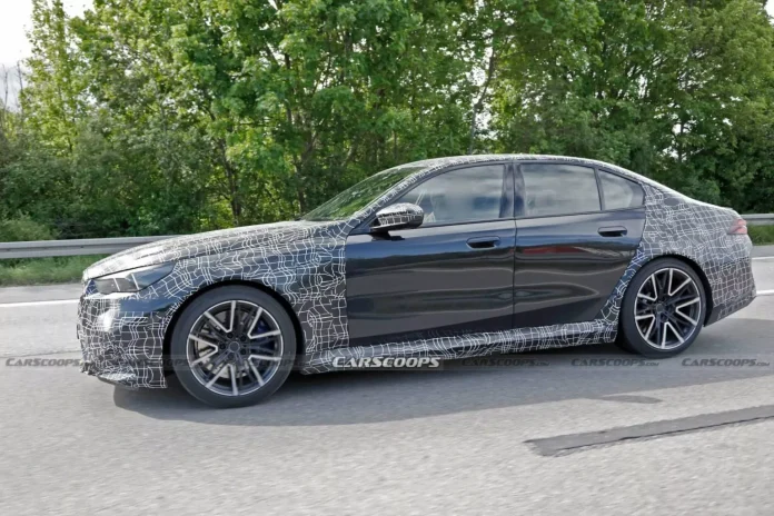 Найпотужніший BMW M5 2025 року готується до дебюту: на останньому фото розкрито нові деталі