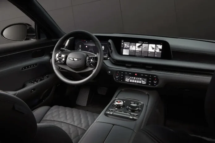 Повнопривідний Genesis G90 отримав нову версію Black, роблячи седан ще розкішнішим: фотографії та вартість