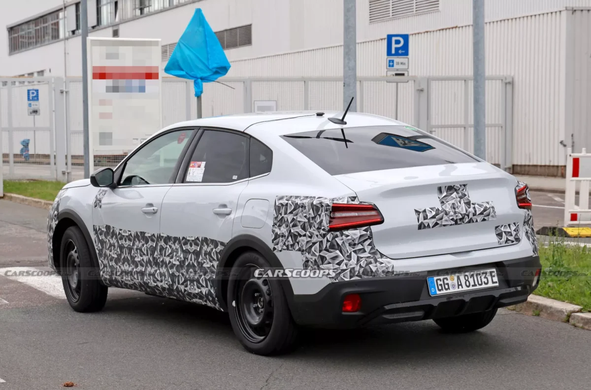 Citroen відмовляється від модної тенденції, яку сам запровадив: про це говорить новий крос C4 X