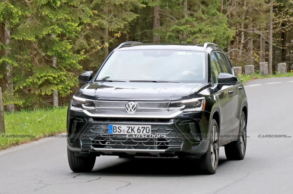 Найбюджетніший кросовер Volkswagen готується оновитися: новий Taos буде виконаний у стилі "старших братів"