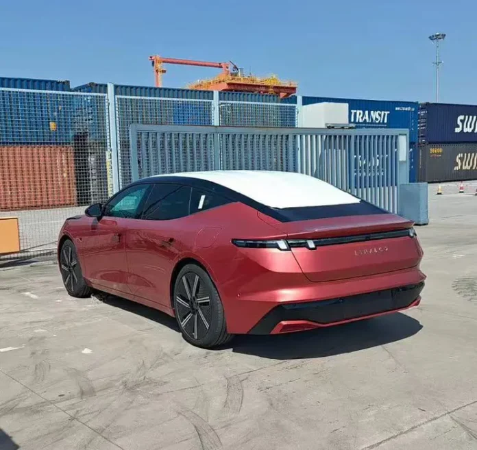 Geely готує унікальний для себе автомобіль, але зі знайомим дизайном - фото кузова і салону Lynk&Co Zero