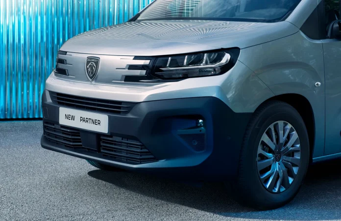 Бренд Peugeot показав оновлену дизельну модель Partner