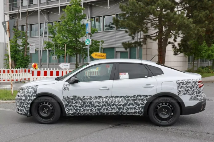 Citroen відмовляється від модної тенденції, яку сам запровадив: про це говорить новий крос C4 X