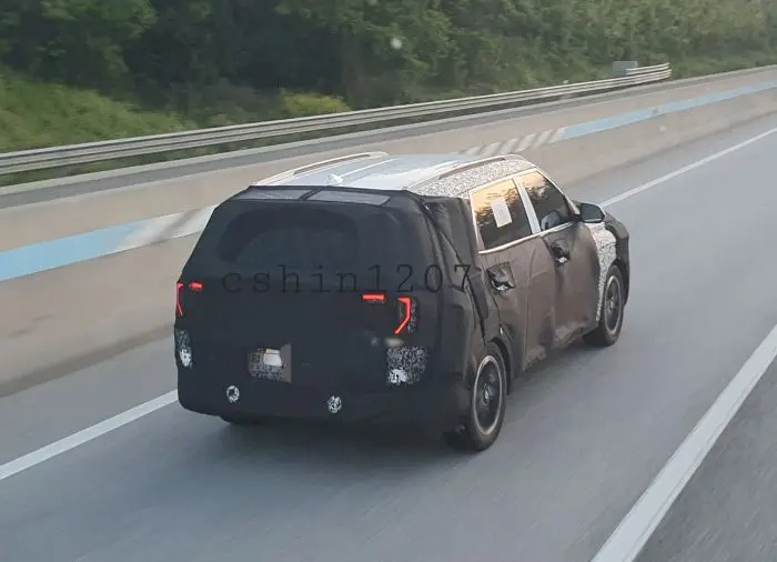 Kia Carens 2025 року