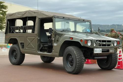 Японія передала ЗСУ 101 позашляховик Toyota та Mitsubishi