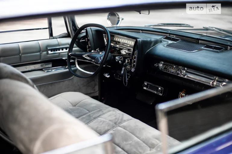 Ексклюзивний седан Chrysler Imperial 1961 року продають в Україні за 82 000$