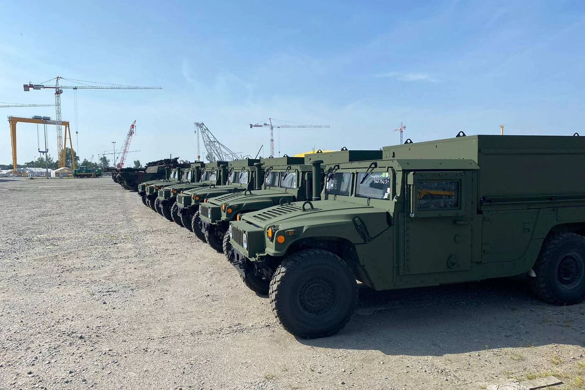 Цей останній транш складався з 47 танків M1A1 Abrams і 26 майстерень M1152A1B2, встановлених на шасі HMMWV. (Джерело фото: Генеральний штаб Збройних сил Польщі)