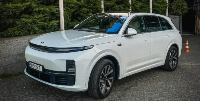 Китайці завезли в Україну преміальний кросовер із запасом ходу 1300+ км Китайці завезли в Україну преміальний кросовер із запасом ходу 1300+ км