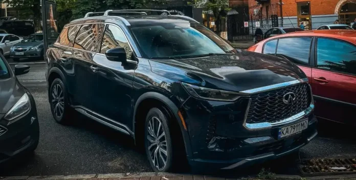 В Україні з'явився перший кросовер Infiniti QX60 на 7 місць