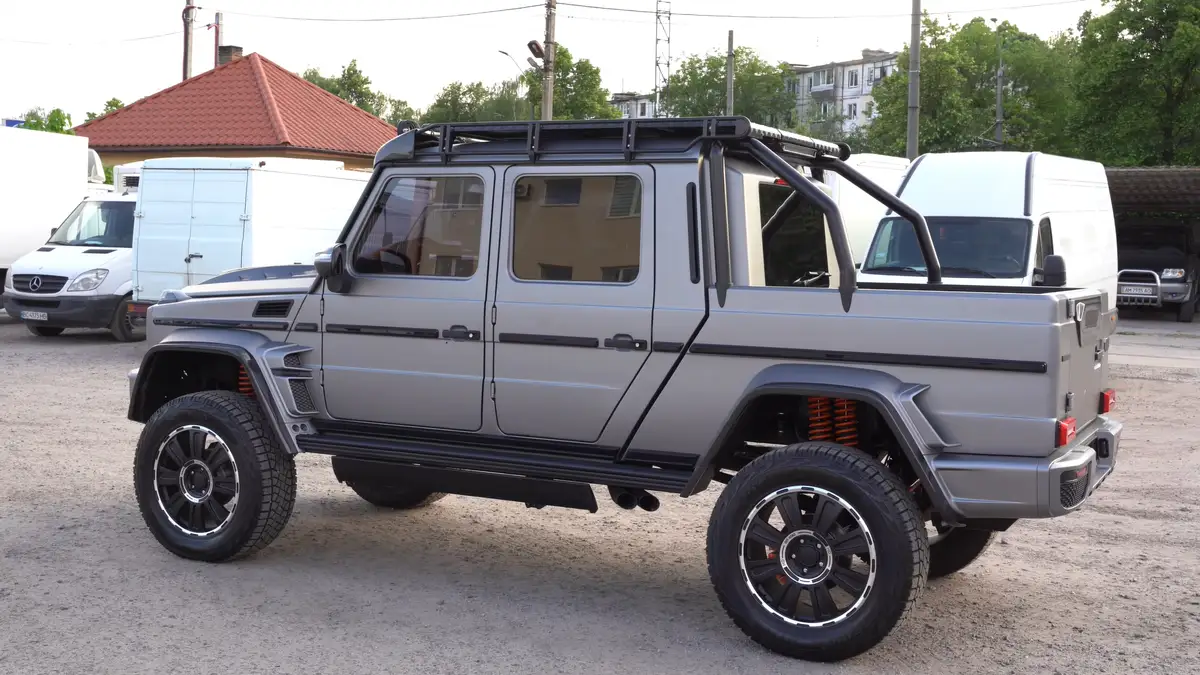 Українські майстри створили пікап Mercedes-Benz G-Class XLP з старого позашляховика