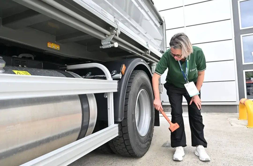 Жінки змагались у водінні вантажних автомобілів Scania