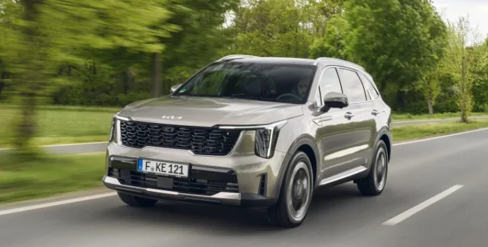 Сімейний кросовер Kia Sorento з витратою палива 6,1 л на 100 км з'явиться в Україні