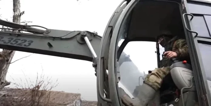 Сховались у посадці, але це не допомогло: прикордонники дронами знищили інженерну техніку росіян