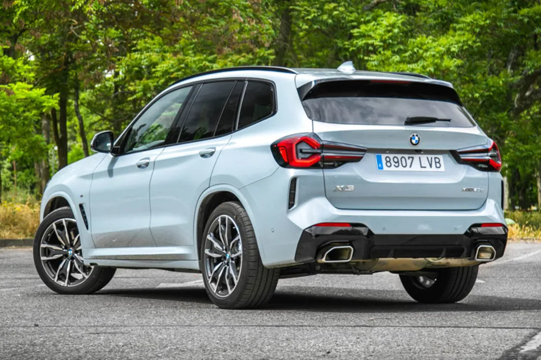 Він пережив радикальні зміни: фото нового кросовера BMW X3 2025 року злили в Мережу