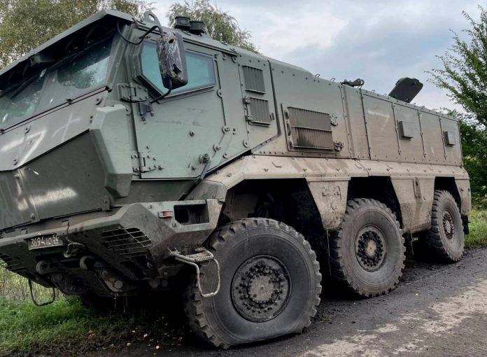 На неї покладали великі надії: ЗСУ знищили російську бронемашину «Тайфун-К»