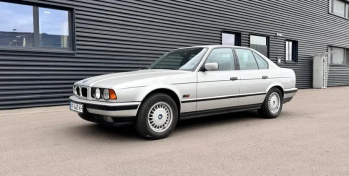 Мрія 90-х: в Україні знайшли майже новий седан BMW 5 Series E34