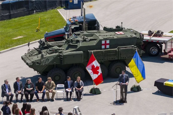 Церемонія передачі перших 4 автомобілів Україні (Джерело фото: X акаунт Білла Блера)