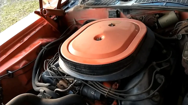 Спорктар Dodge Challenger 1970 року за 500 000$ знайшли покинутим в гаражі