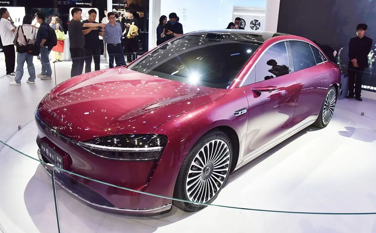 Большой запас хода и лучшая автономность в мире: BAIC и Huawei запускают продажи нового Stelato S9
