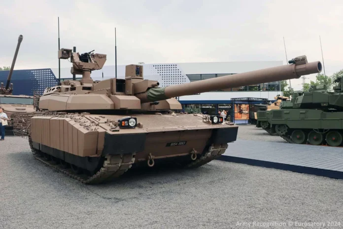 У червні 2023 року французька армія отримала перші два основні бойові танки Leclerc XLR