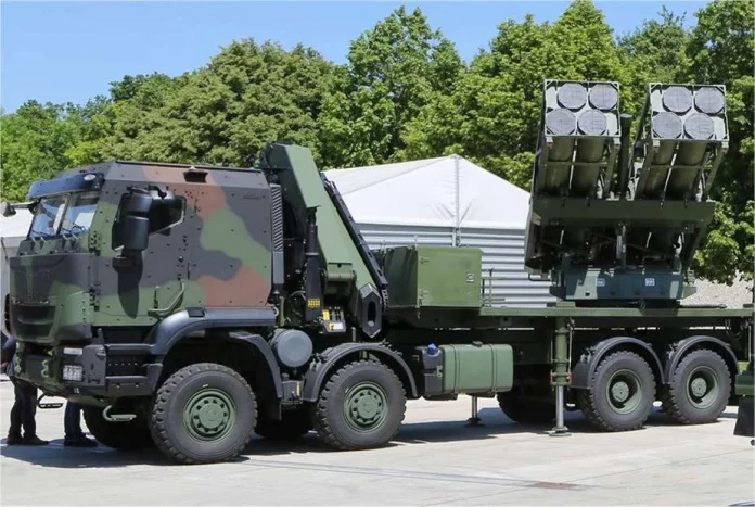 EuroPULS GTF 8X8 — це багатокаліберна система залпового вогню, здатна досягати наземної цілі на відстані до 300 км. (Джерело фото KNDS)
