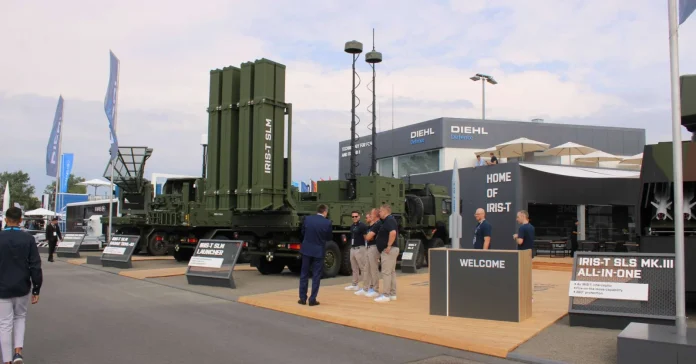 Пускова установка вантажівки німецького зенітно-ракетного комплексу IRIS-T SLM на ILA 2024, Берлін, Німеччина. (Джерело зображення: Army Recognition Group)
