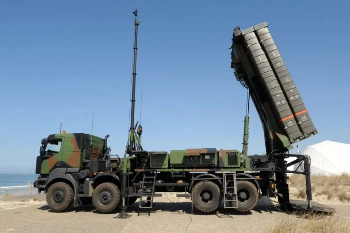 SAMP/T (Surface-to-Air Missile Platform/Terrain), також відомий як MAMBA, — це зенітно-ракетна система великої дальності. (Джерело фото: MBDA)