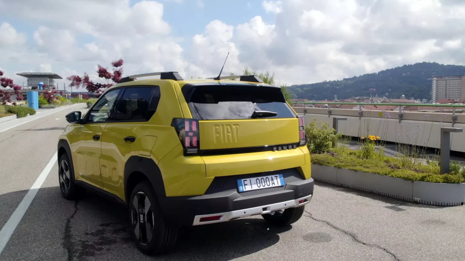 Fiat офіційно представив 2 версії Grand Panda