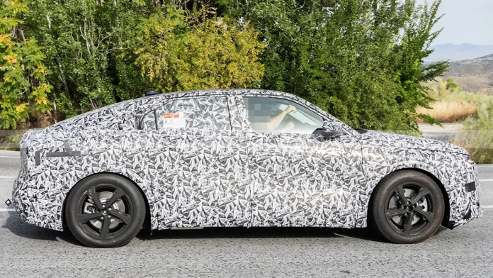 Citroen розробляє черговий кросовер для конкуренції з BMW: розкрито перші деталі про техніку нового