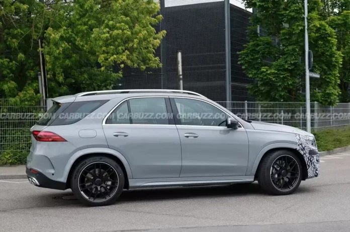 Спустя несколько месяцев после дебюта Mercedes-Benz опять обновляет кроссовер GLE