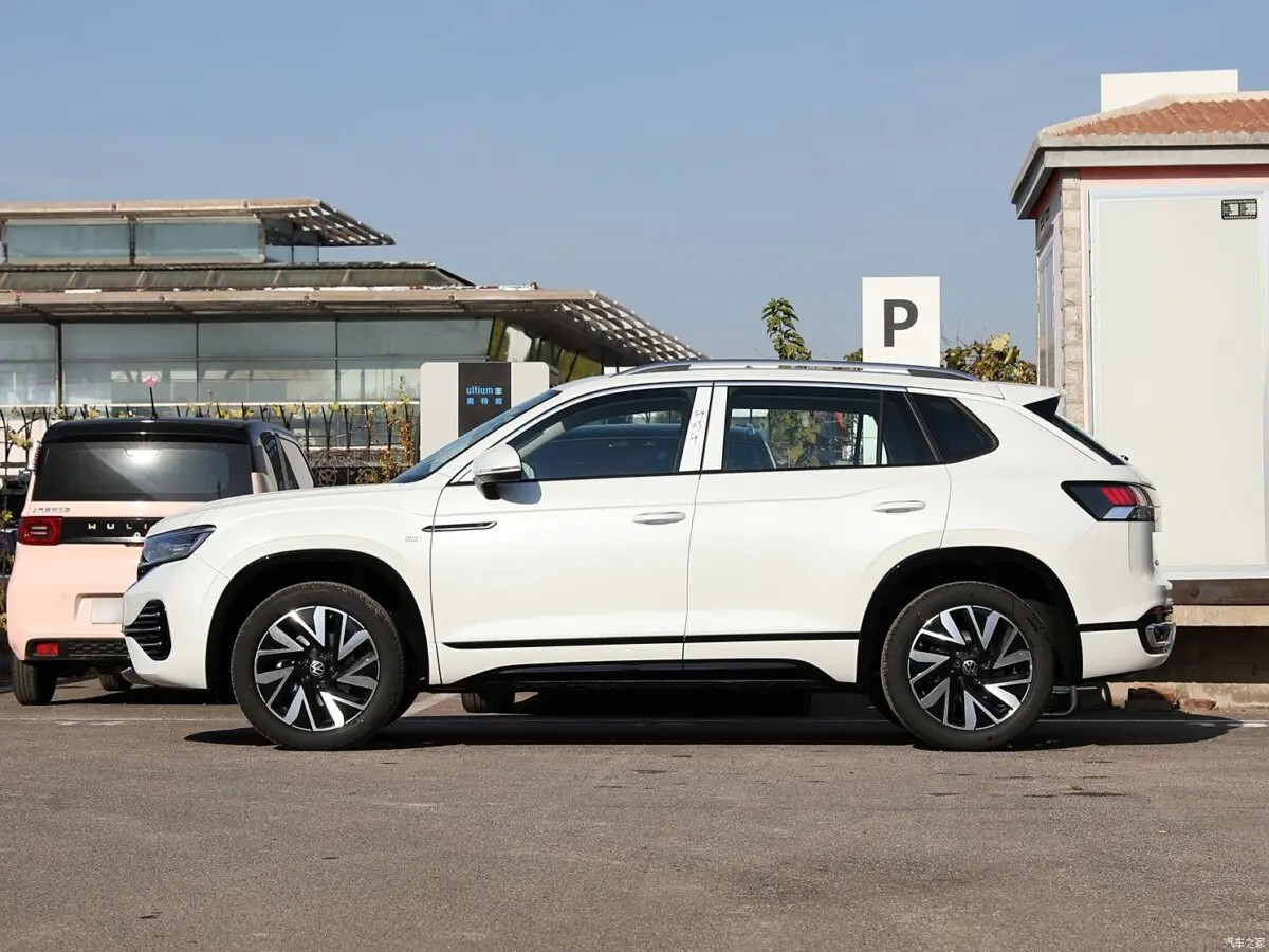 7 місць і більше потужності: Volkswagen скоро випустить кросовер Tiguan L нового покоління