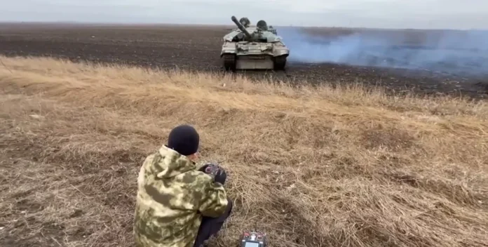 Танк на радіокеруванні: росіяни переробили український Т-72АМТ