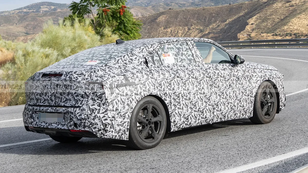 Citroen розробляє черговий кросовер для конкуренції з BMW: розкрито перші деталі про техніку нового 