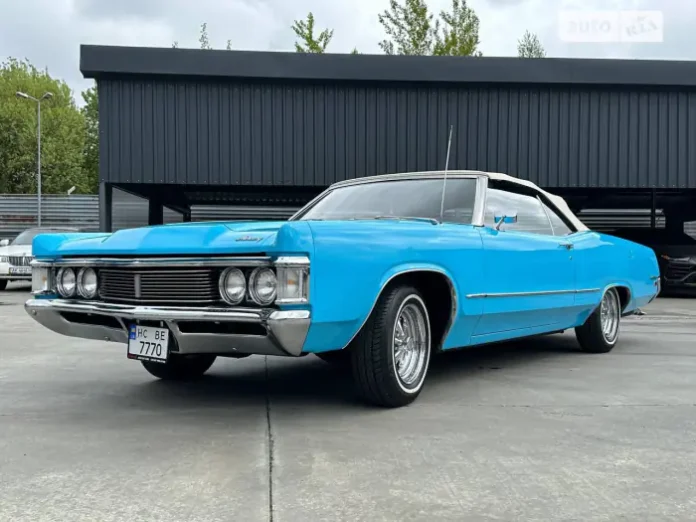 У Києві виставлено на продаж рідкісний кабріолет Mercury Monterey 1969 року