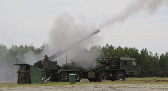 В Україні вперше помітили новітню російську САУ 2С43 