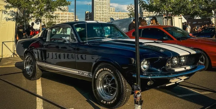 На Kyiv Car Fest показали рідкісний Ford Mustang 1967 року за 100 000$