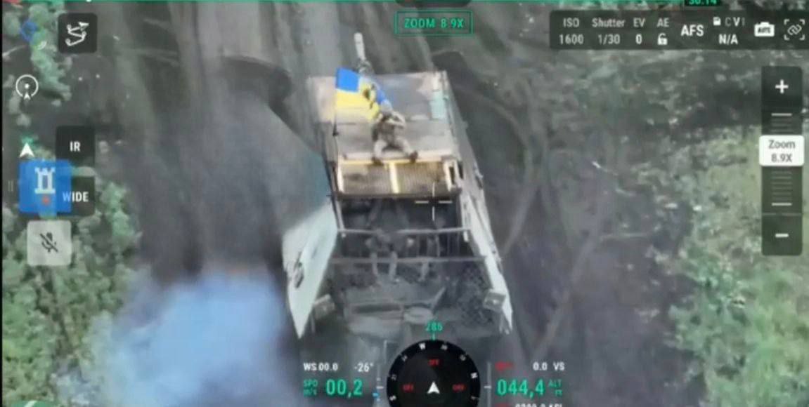 Бійці 22ОМБр затрофеїли танк-черепаху