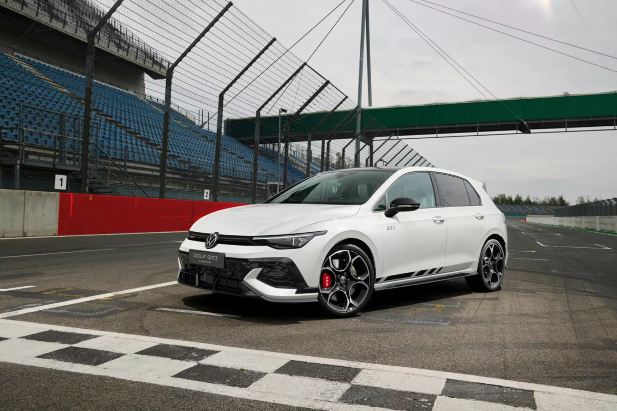 Volkswagen офіційно представив дуже потужний Golf GTI Clubsport з найкращою динамікою