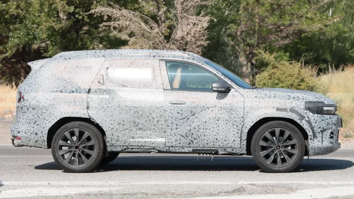 Це 7-місна версія останнього Duster: новий кросовер Dacia Bigster готується до ринкового дебюту