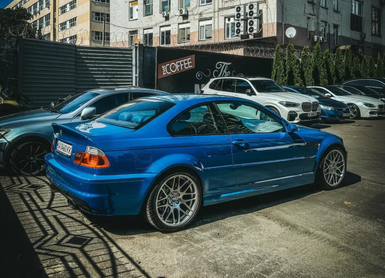 Таких в світі лише 1383 купе: рідкісний спорткар BMW M3 CSL 2004 року з’явився у Києві