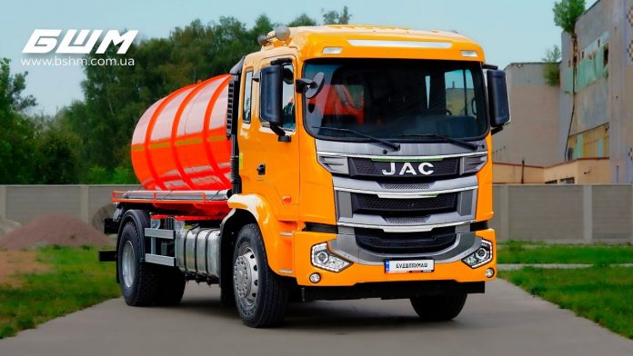 «Спецбудмаш» показав нову потужну техніку на шасі JAC