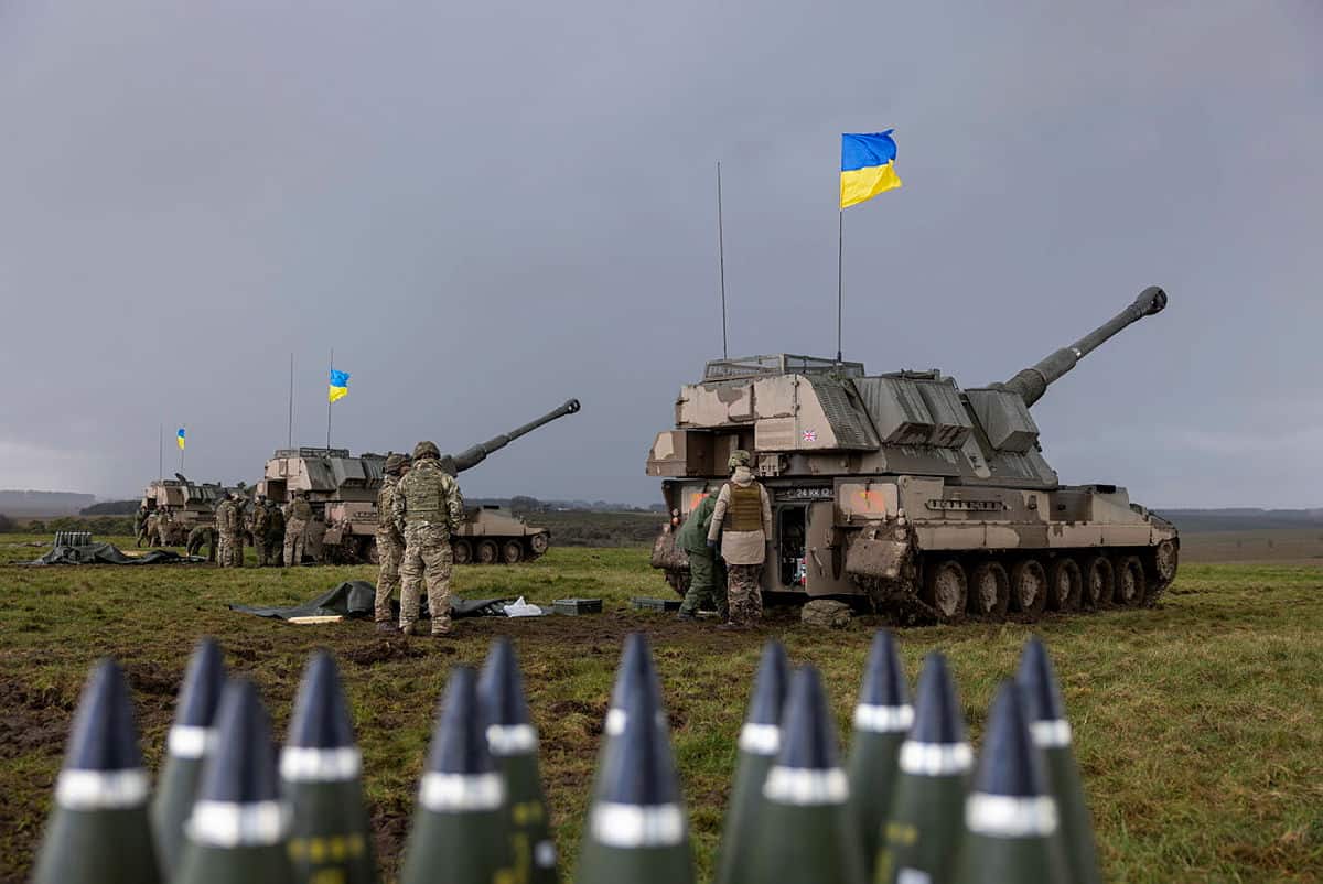 Британія відновлює виробництво артилерійських стволів заради України